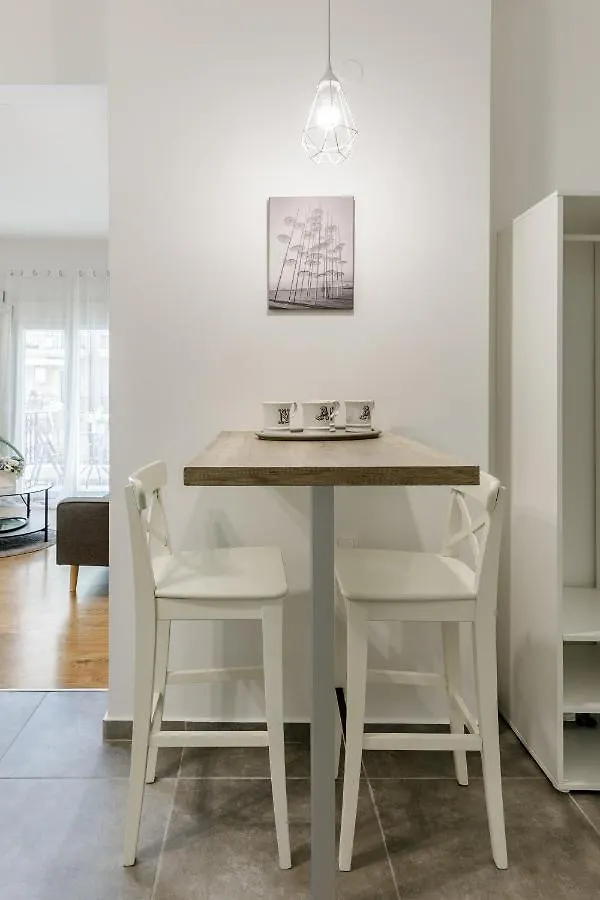 Nava Apartment In The Center Of テッサロニキ