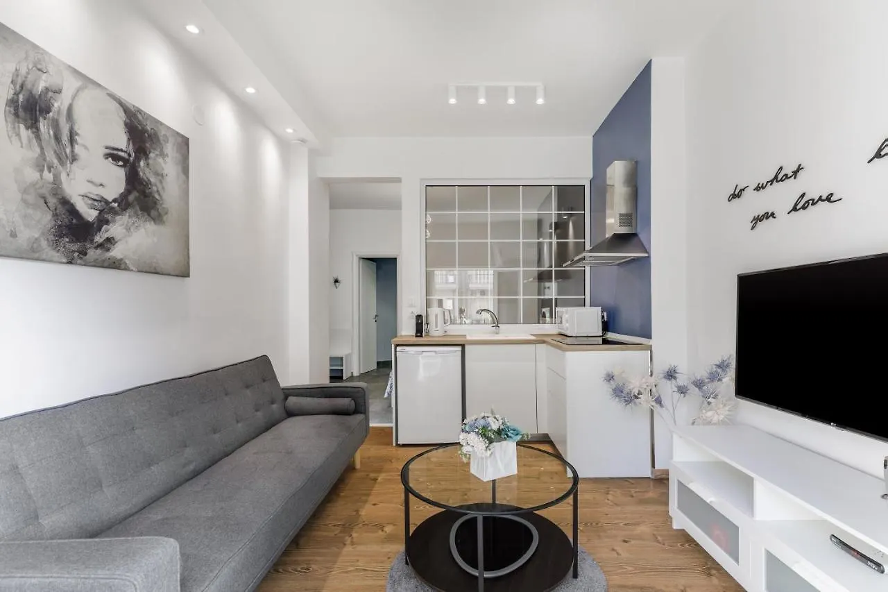 Nava Apartment In The Center Of テッサロニキ
