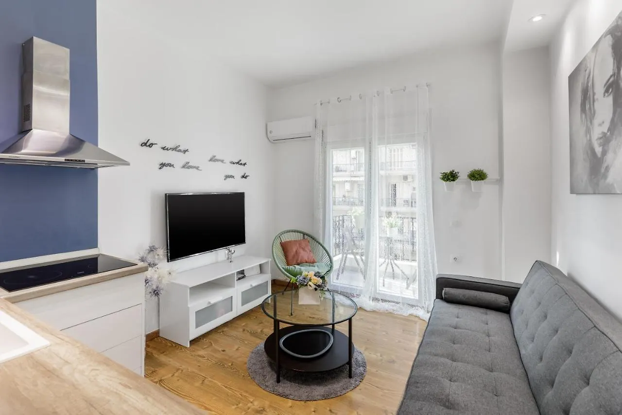 Nava Apartment In The Center Of 테살로니키
